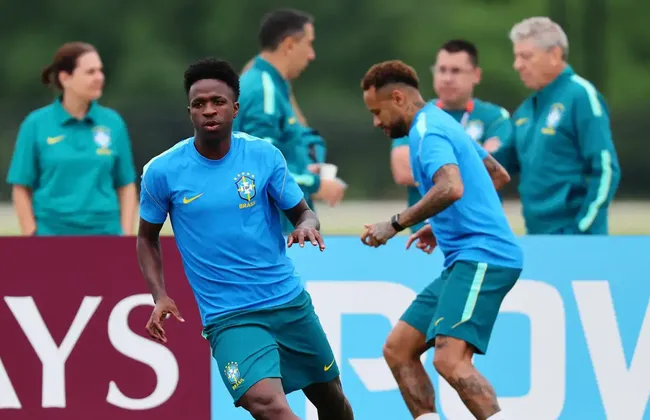 Imagem ilustrativa da imagem Com dúvida na direita, Brasil encerra preparação para encarar Escócia